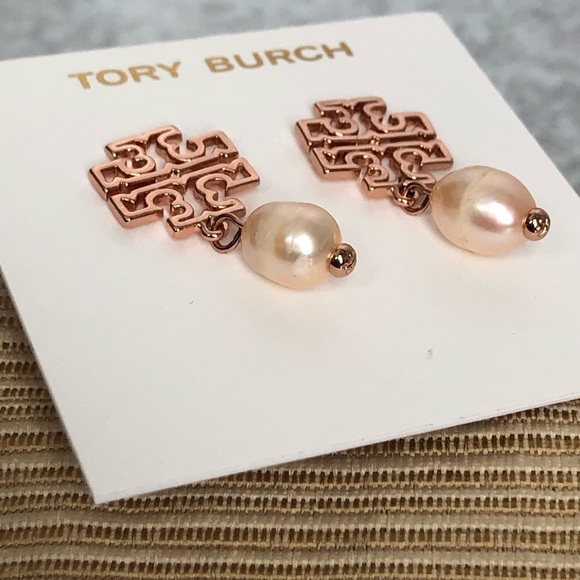 Tory Burch Rose Gold Logo And Pearl Drop Earrings - Picture 5 of 7